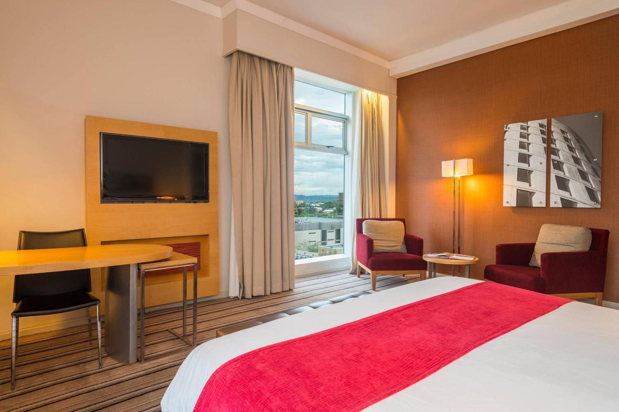 Protea Hotel By Marriott Gaborone Masa Square Экстерьер фото