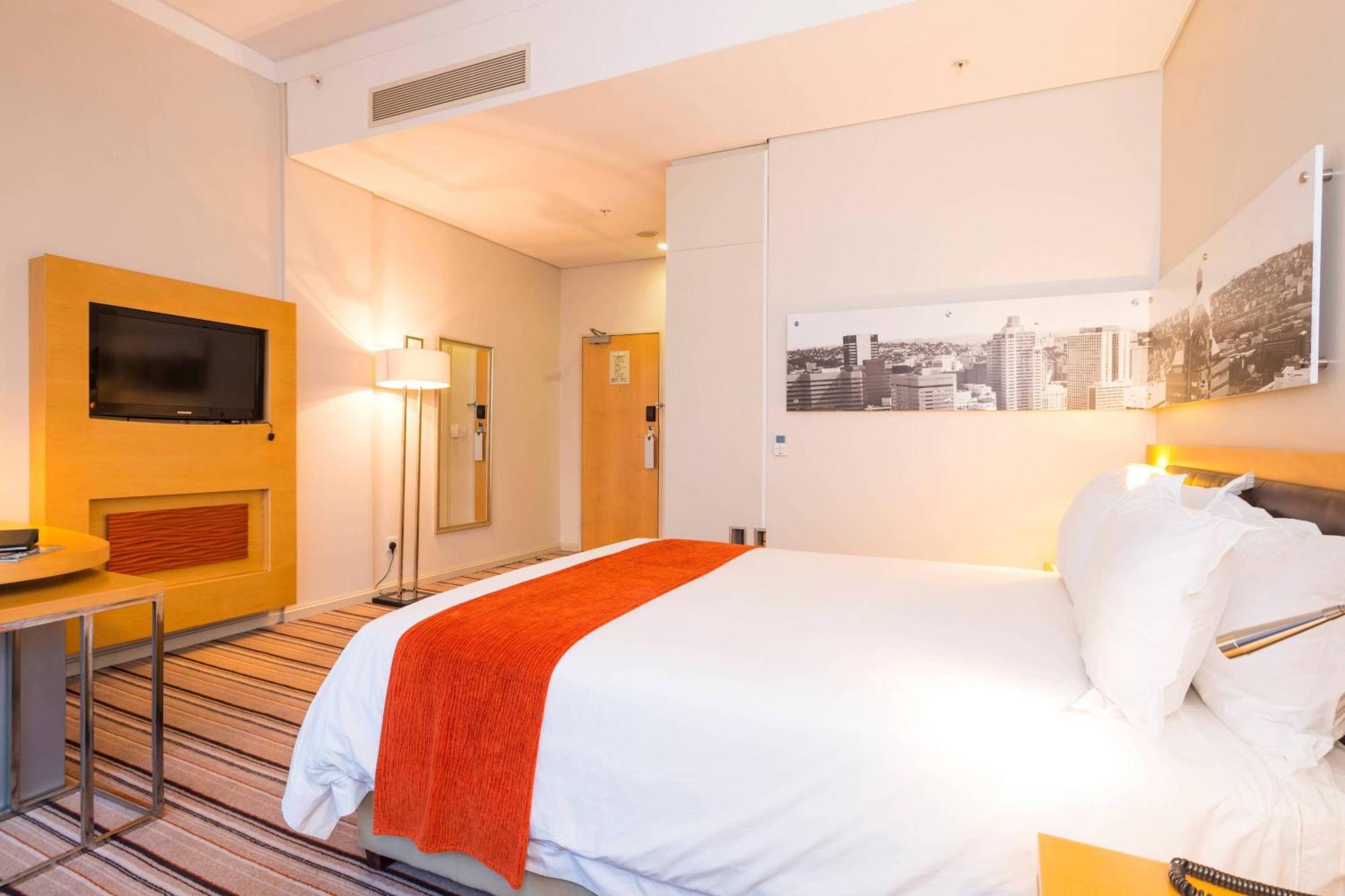Protea Hotel By Marriott Gaborone Masa Square Экстерьер фото
